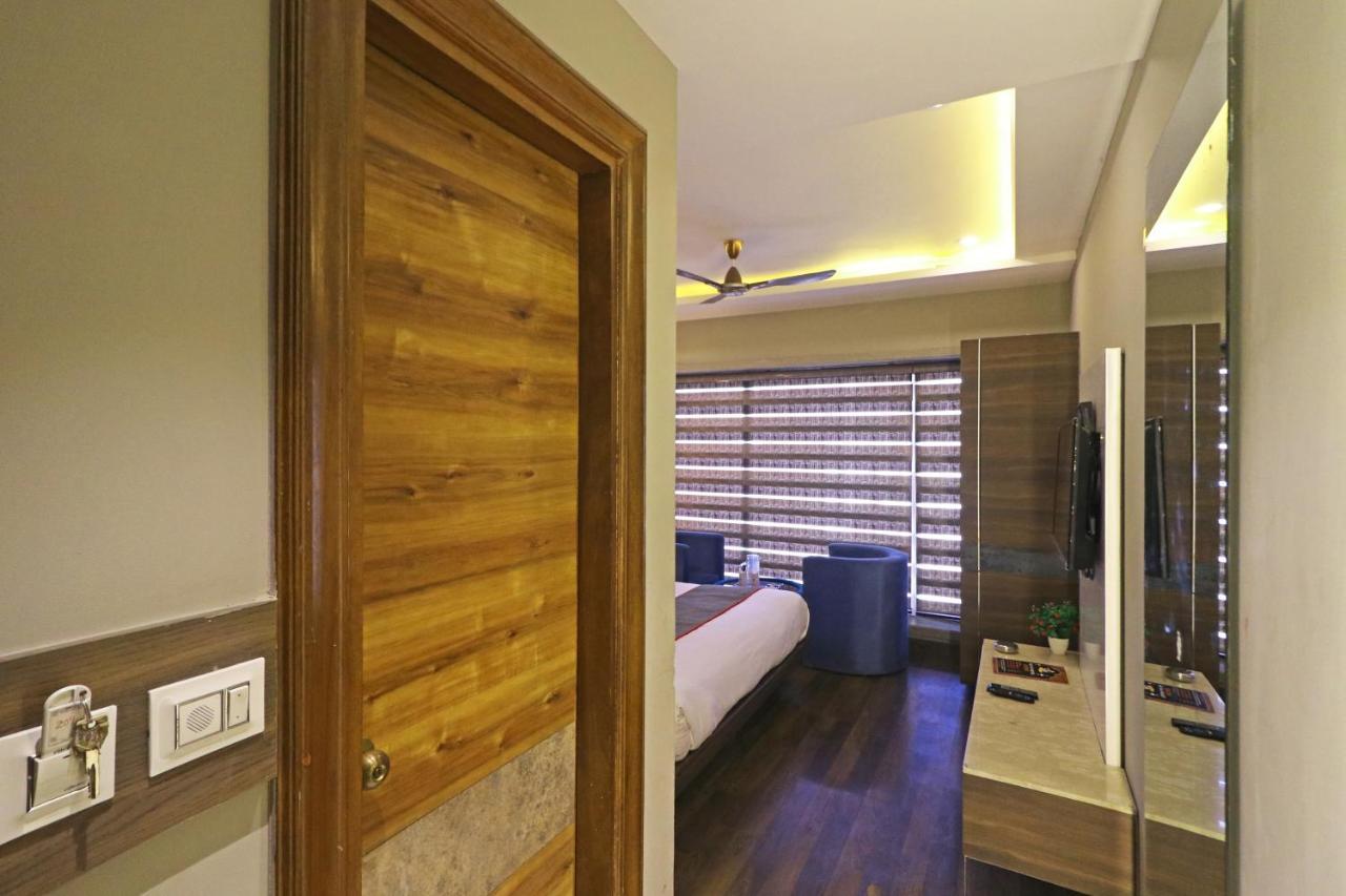 The Ivy Grand Hotel In City Centre With Free Secured Parking ニューデリー エクステリア 写真