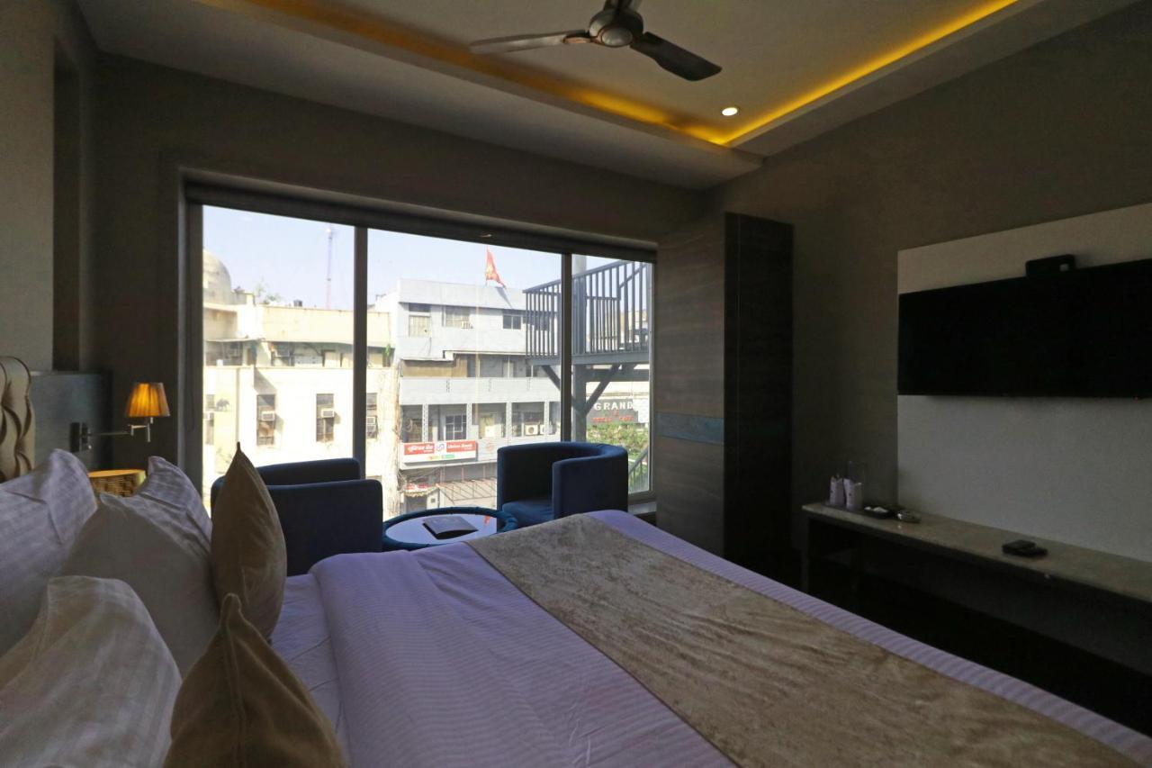 The Ivy Grand Hotel In City Centre With Free Secured Parking ニューデリー エクステリア 写真