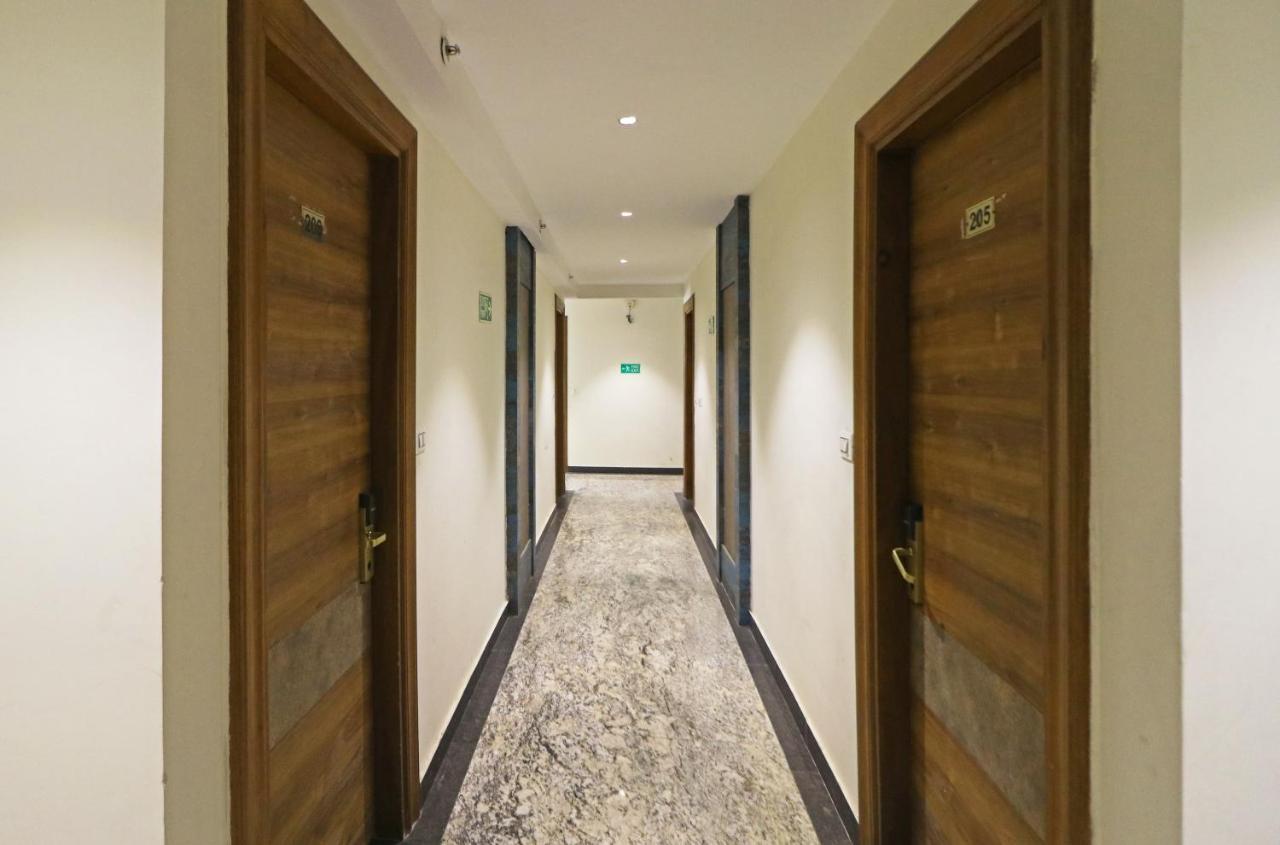 The Ivy Grand Hotel In City Centre With Free Secured Parking ニューデリー エクステリア 写真