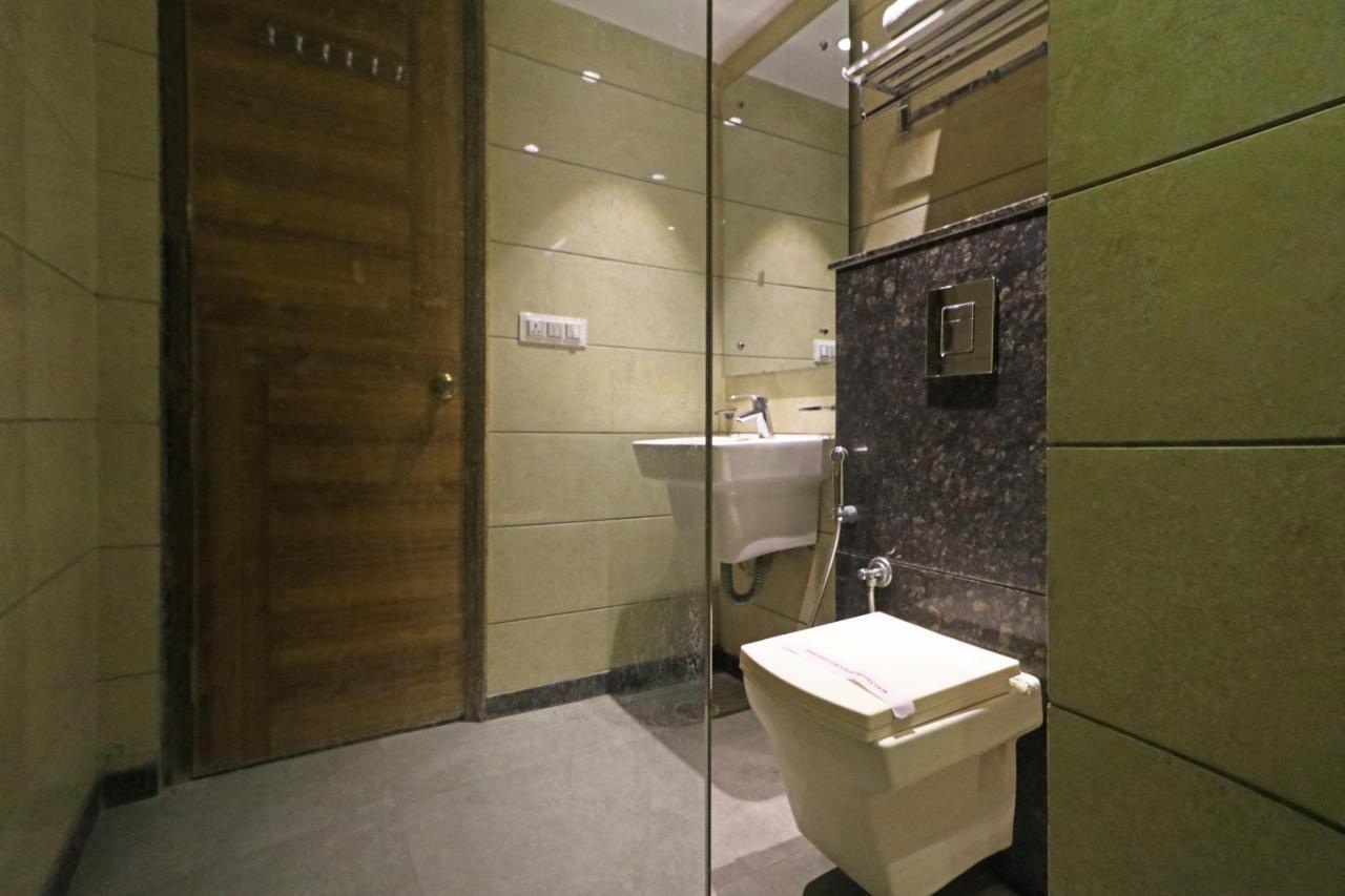 The Ivy Grand Hotel In City Centre With Free Secured Parking ニューデリー エクステリア 写真