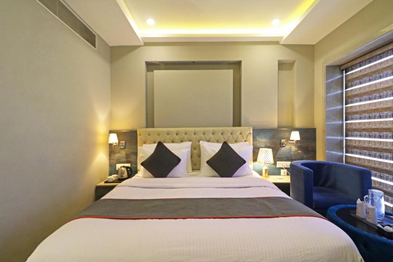 The Ivy Grand Hotel In City Centre With Free Secured Parking ニューデリー エクステリア 写真