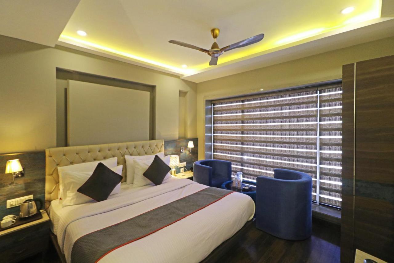 The Ivy Grand Hotel In City Centre With Free Secured Parking ニューデリー エクステリア 写真